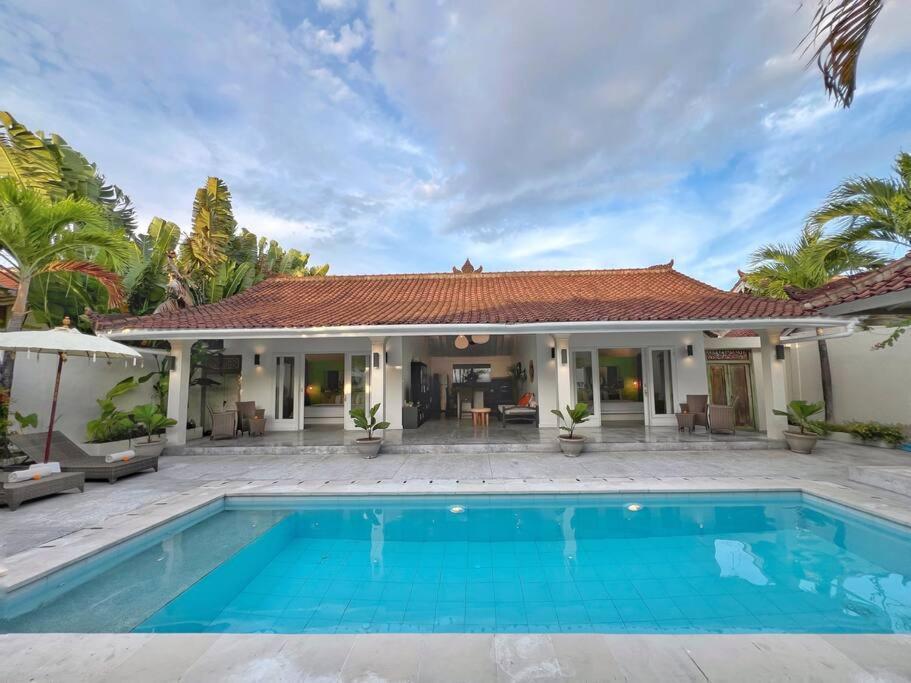 Fully Renovated 3br In - Oberoi Villa