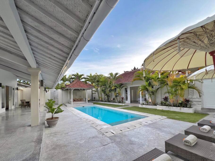 Fully Renovated 3br In - Oberoi *
