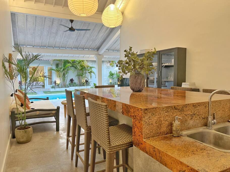 Fully Renovated 3br In - Oberoi Villa *