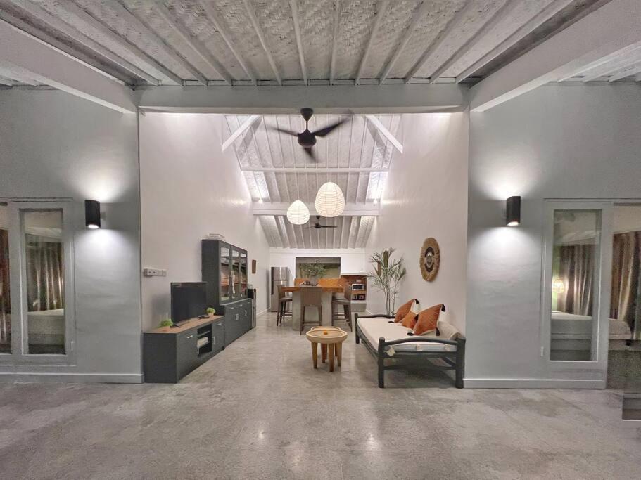 Fully Renovated 3br In - Oberoi Seminyak (Bali)