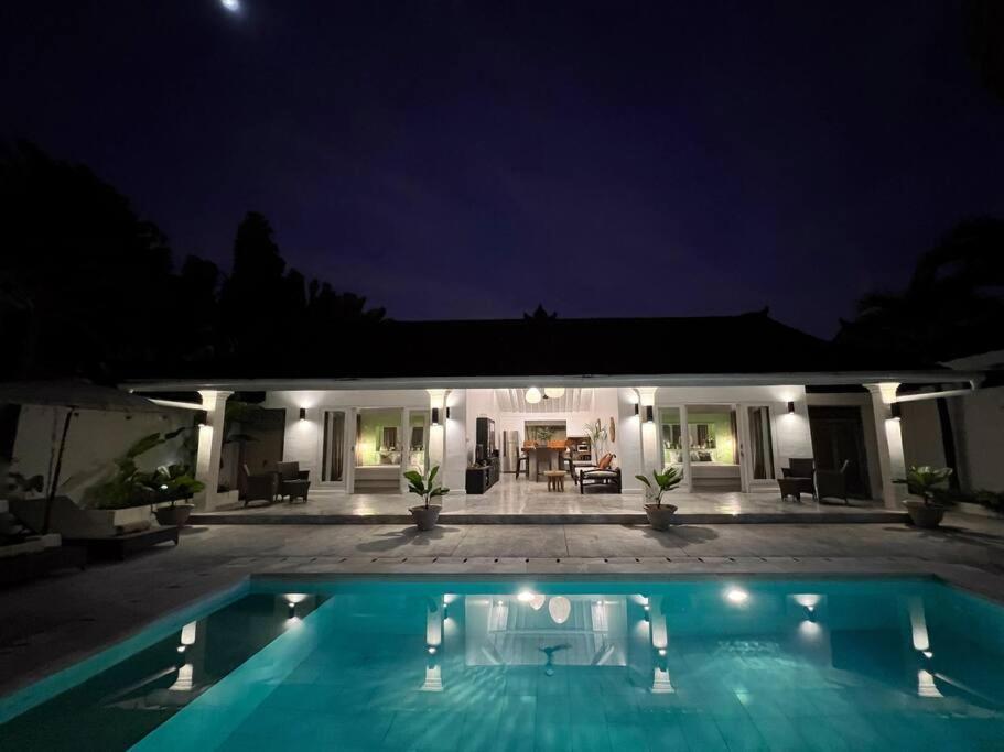 Fully Renovated 3br In - Oberoi Villa *