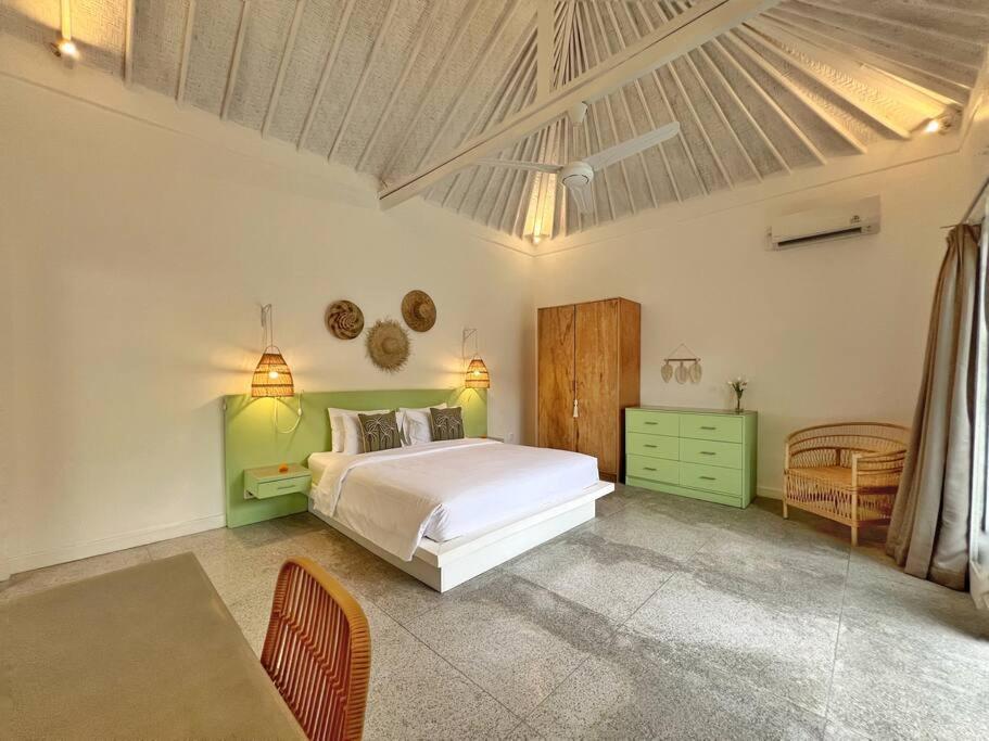 Villa Fully Renovated 3br In - Oberoi *