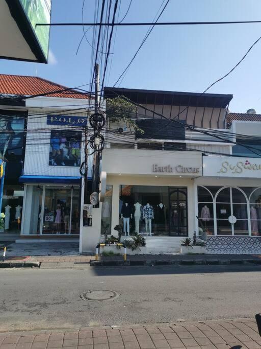 Fully Renovated 3br In - Oberoi *