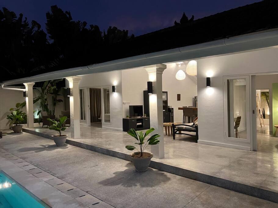 Fully Renovated 3br In - Oberoi Villa