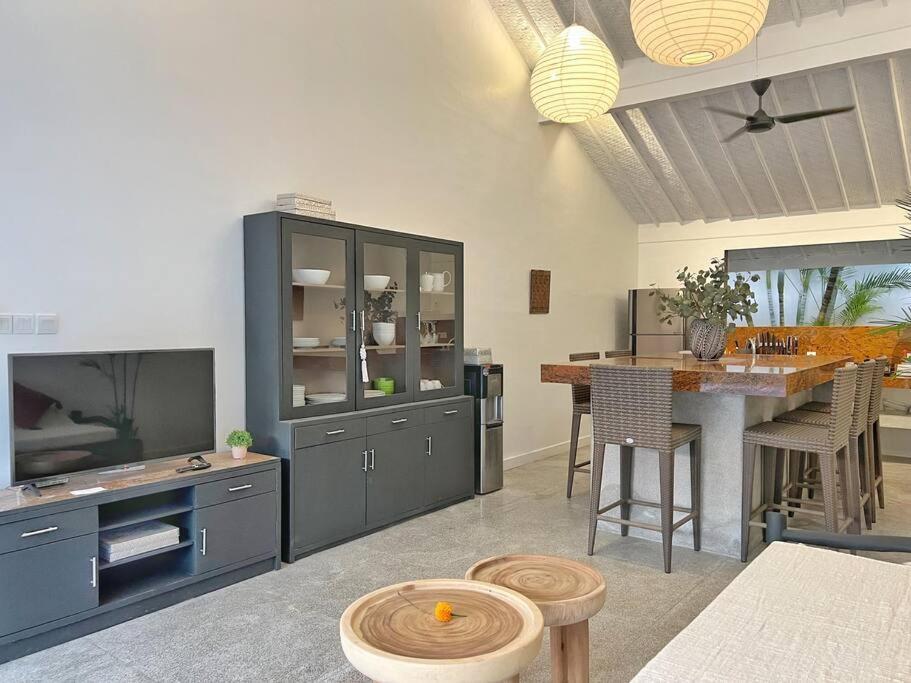 Villa Fully Renovated 3br In - Oberoi *