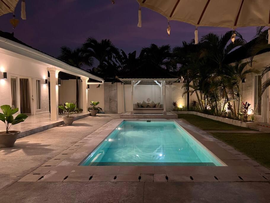 Fully Renovated 3br In - Oberoi *