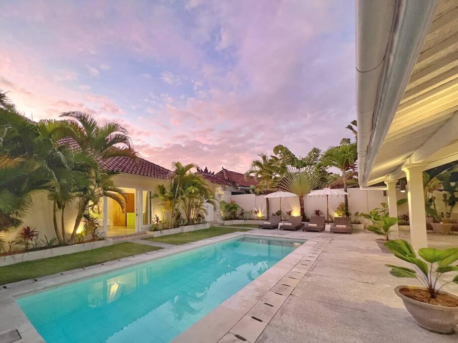 Fully Renovated 3br In - Oberoi