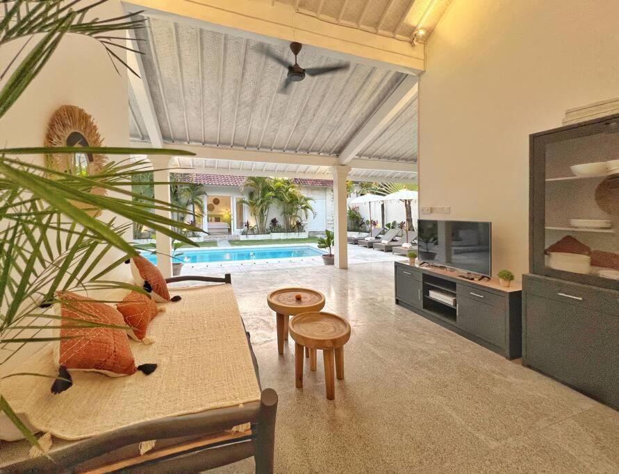 Fully Renovated 3br In - Oberoi Villa *