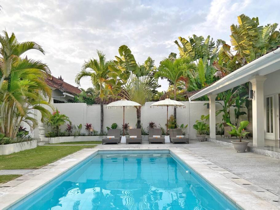 Fully Renovated 3br In - Oberoi *