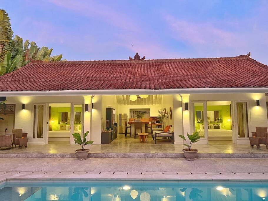 Fully Renovated 3br In - Oberoi